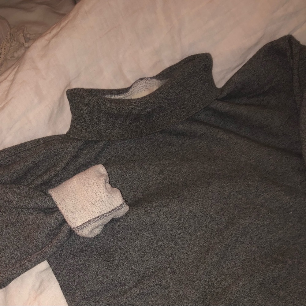 TNA Sweatshirt